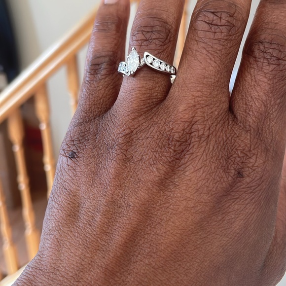 Kay Jewelers White Diamond Wedding Band Set - Picture 11 of 12